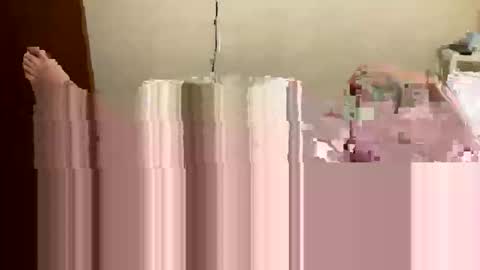 Snapshot of vanili_ chatting on 12/04/25, 11:52 vanili_ online show from 12/04/25, 11:52