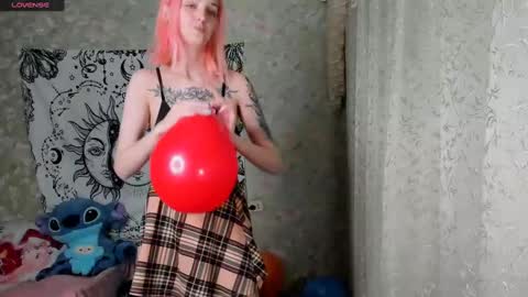 Snapshot of vanilla_arya chatting on 12/10/24, 11:22 Adelina online show from 12/10/24, 11:22