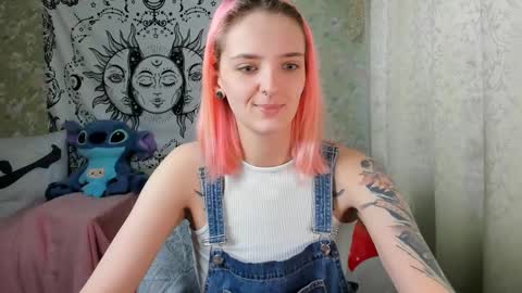 Snapshot of vanilla_arya chatting on 12/28/24, 08:16 Adelina online show from 12/28/24, 08:16