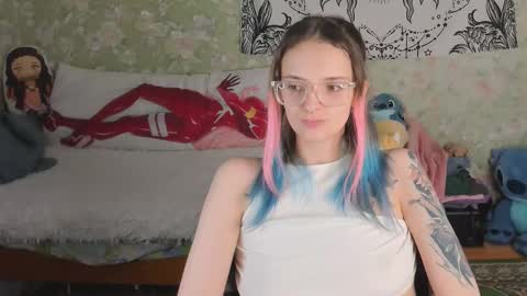 Snapshot of vanilla_arya chatting on 10/20/25, 03:34 Adelina online show from 10/20/25, 03:34