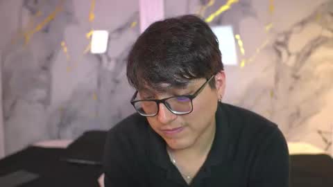 vanilla_hot_ online show from 10/26/25, 07:42