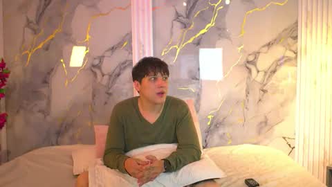 vanilla_hot_ online show from 11/20/25, 01:33