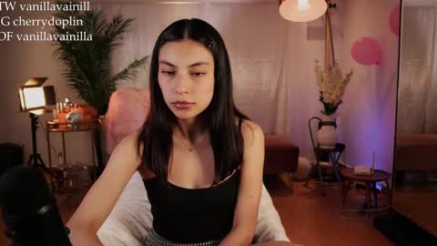 Snapshot of vanilla_velvet chatting on 11/20/25, 12:33 Annabet online show from 11/20/25, 12:33