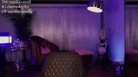 Snapshot of vanilla_velvet chatting on 12/05/25, 07:10 Annabet online show from 12/05/25, 07:10