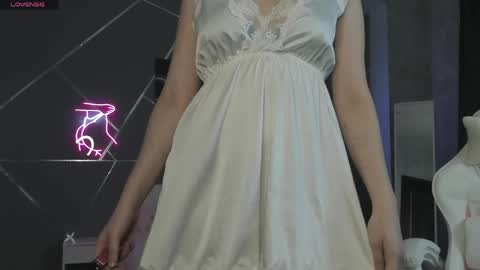 Snapshot of vanillaa_girl chatting on 05/13/26, 08:01 Mia online show from 05/13/26, 08:01