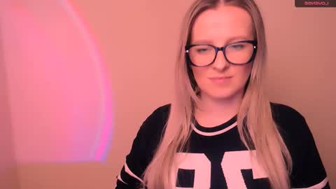 Mia online show from 02/16/26, 05:31