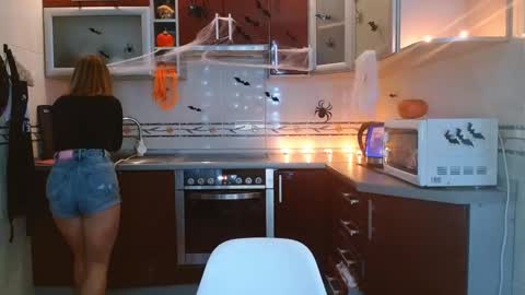 VanillaMuffin online show from 10/31/25, 07:09