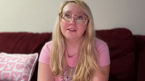 Snapshot of vanillapuddingpie chatting on 01/30/25, 11:45 vanillapuddingpie online show from 01/30/25, 11:45