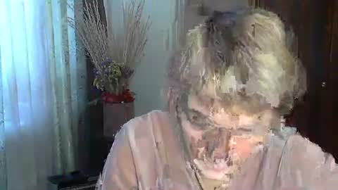 Vanillaxcreamy online show from 11/17/25, 07:25