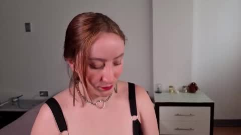 Elizabeth online show from 09/20/25, 08:10