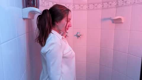 Elizabeth online show from 09/29/25, 05:51