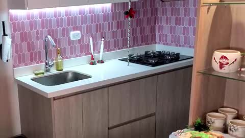 Snapshot of vanlet chatting on 12/23/25, 01:36 Elizabeth online show from 12/23/25, 01:36