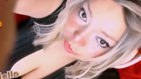 Snapshot of vanne_amet chatting on 10/16/25, 01:01 free  follow me online show from 10/16/25, 01:01