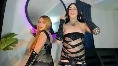 Snapshot of vanne_horny77 chatting on 10/18/25, 05:10 Vanessa online show from 10/18/25, 05:10