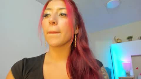 Vanne  online show from 03/19/26, 07:40