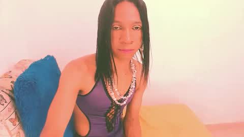 Snapshot of vannesascott chatting on 03/08/26, 02:04 VANNESA online show from 03/08/26, 02:04