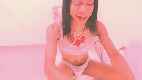 Snapshot of vannesascott chatting on 04/02/26, 09:45 VANNESA online show from 04/02/26, 09:45