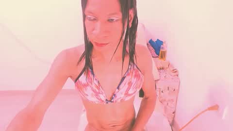 Snapshot of vannesascott chatting on 04/06/26, 12:41 VANNESA online show from 04/06/26, 12:41