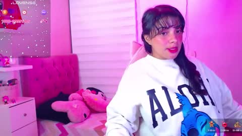 Snapshot of vannessa_shy chatting on 12/19/24, 12:24 Vanesa online show from 12/19/24, 12:24