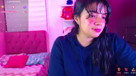 Snapshot of vannessa_shy chatting on 01/04/25, 12:48 Vanesa online show from 01/04/25, 12:48