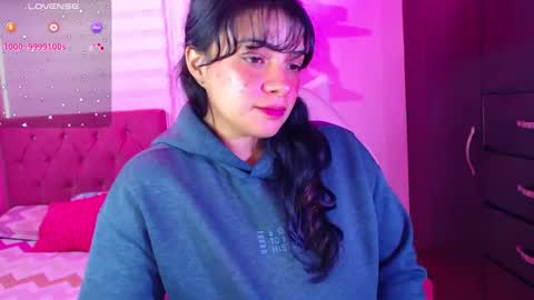 Snapshot of vannessa_shy chatting on 01/08/25, 08:50 Vanesa online show from 01/08/25, 08:50