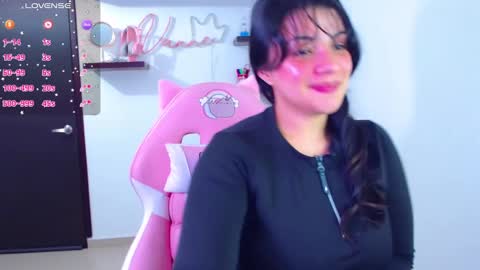 Snapshot of vannessa_shy chatting on 02/04/25, 09:52 Vanesa online show from 02/04/25, 09:52