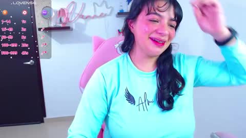 Snapshot of vannessa_shy chatting on 02/10/25, 09:25 Vanesa online show from 02/10/25, 09:25