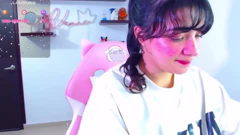 Snapshot of vannessa_shy chatting on 02/24/25, 10:47 Vanesa online show from 02/24/25, 10:47