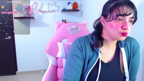 Snapshot of vannessa_shy chatting on 02/25/25, 10:29 Vanesa online show from 02/25/25, 10:29