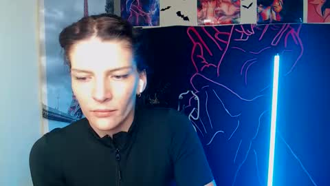 Snapshot of vanrey_ chatting on 10/24/25, 07:27 Vanessa online show from 10/24/25, 07:27