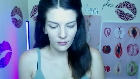 Snapshot of vanrey_ chatting on 11/13/25, 07:24 Vanessa online show from 11/13/25, 07:24