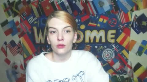 Snapshot of vanrey_ chatting on 03/03/26, 05:19 Vanessa online show from 03/03/26, 05:19