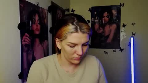 Snapshot of vanrey_ chatting on 03/09/26, 06:12 Vanessa online show from 03/09/26, 06:12