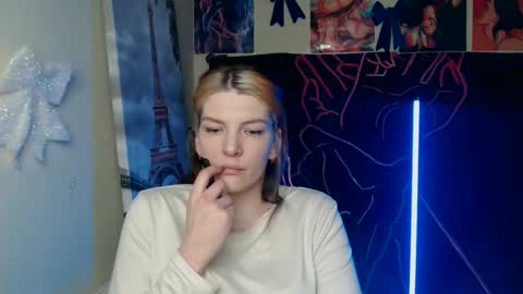 Snapshot of vanrey_ chatting on 03/13/26, 06:03 Vanessa online show from 03/13/26, 06:03