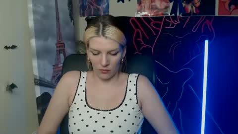 Vanessa online show from 05/04/26, 04:14