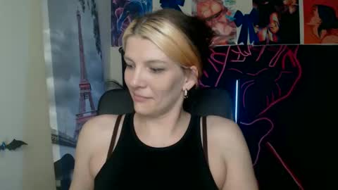 Vanessa online show from 05/05/26, 05:37
