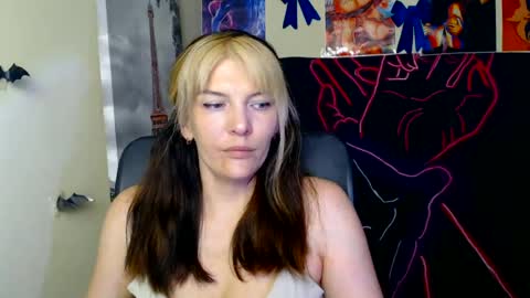 Vanessa online show from 06/18/26, 06:24