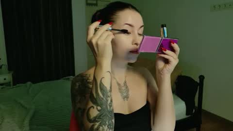 vaolietkat online show from 10/28/25, 06:50