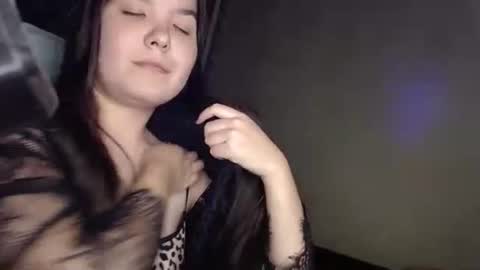 Snapshot of var_kiss chatting on 09/14/25, 03:22 Var Kiss online show from 09/14/25, 03:22