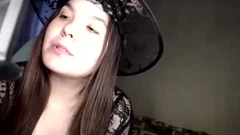 Snapshot of var_kiss chatting on 11/01/25, 09:44 Var Kiss online show from 11/01/25, 09:44