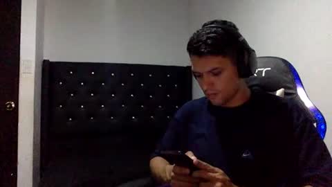 Snapshot of varonelite chatting on 07/06/26, 11:51 Andres online show from 07/06/26, 11:51