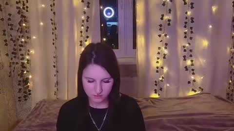 Snapshot of varymalk chatting on 12/17/25, 05:08 varymalk online show from 12/17/25, 05:08