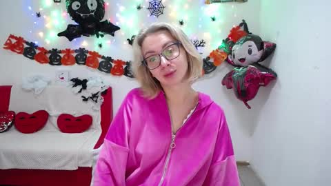 Vasilisa online show from 10/18/25, 06:16