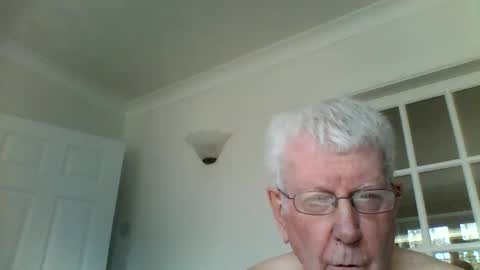 Snapshot of vassus chatting on 02/22/25, 11:35 vassus online show from 02/22/25, 11:35