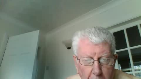 Snapshot of vassus chatting on 02/26/25, 11:20 vassus online show from 02/26/25, 11:20
