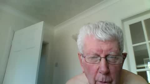 Snapshot of vassus chatting on 03/04/25, 12:22 vassus online show from 03/04/25, 12:22