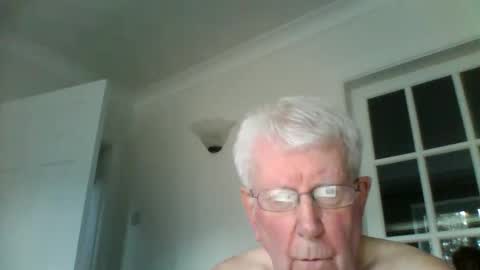 Snapshot of vassus chatting on 10/23/25, 02:27 vassus online show from 10/23/25, 02:27