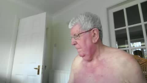 Snapshot of vassus chatting on 03/17/26, 11:24 vassus online show from 03/17/26, 11:24