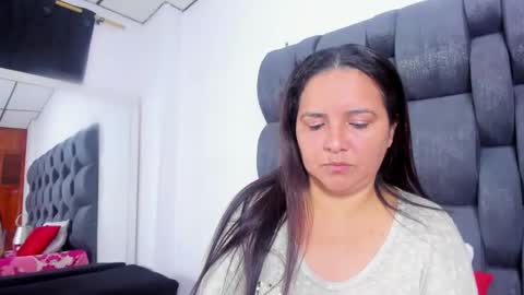 Snapshot of vauroracooper chatting on 09/15/25, 03:06 Aurora Cooper online show from 09/15/25, 03:06