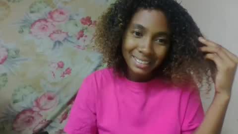 Snapshot of vaviroa chatting on 05/15/26, 12:23 vaviroa online show from 05/15/26, 12:23